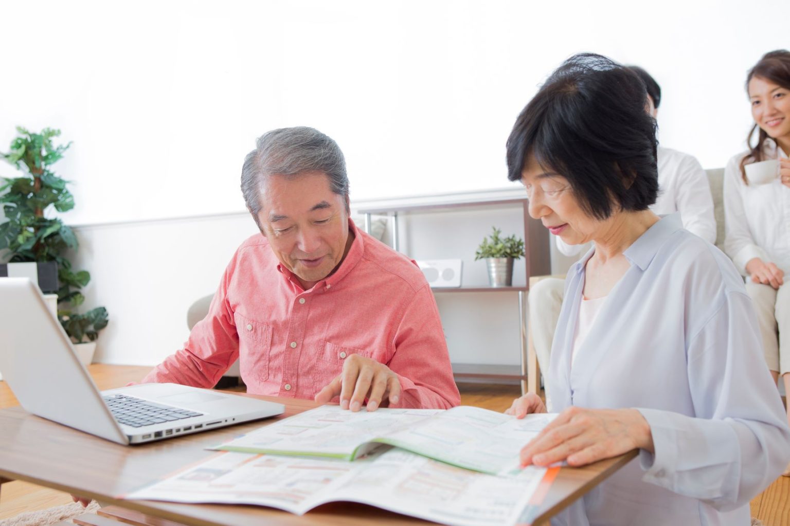 パソコンが使えるシニアは人生が充実する!今からでも遅くないPC生活のすすめ